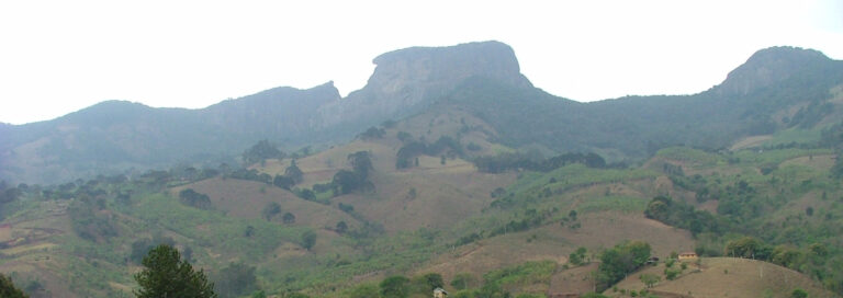 PEDRA DO BAÚ