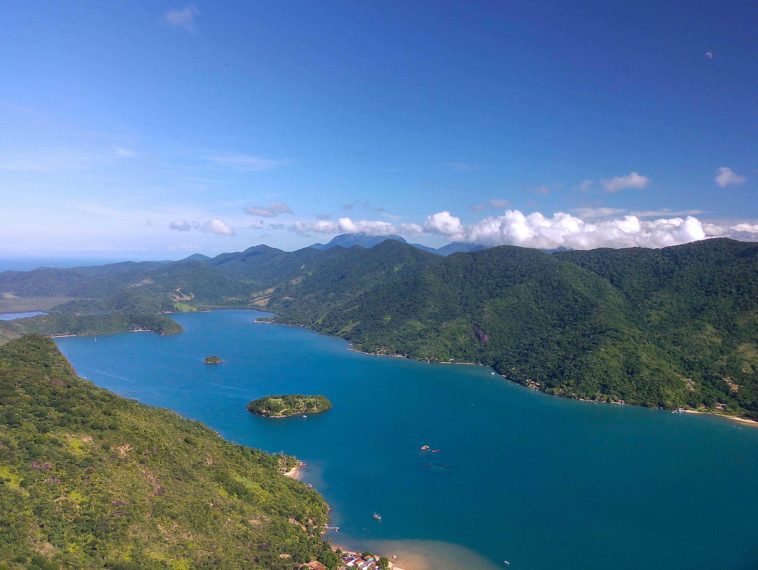 Vista do Saco de Mamanguá no Pico do Pão de Açúcar (Reserva Ecológica Juatinga, Paraty)