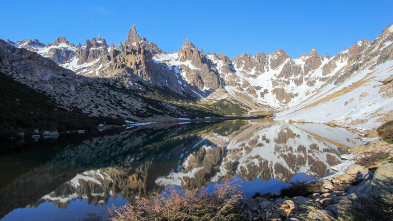 REFÚGIO FREY – trekking de 2 dias partindo da Villa Catedral e terminando no camping Los Baqueanos