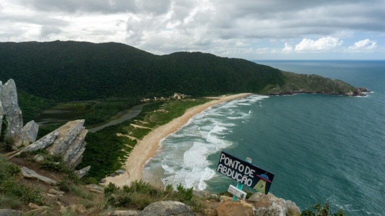 LAGOINHA DO LESTE e MORRO DA COROA – uma das mais famosas trilhas de Floripa